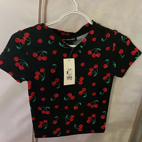 Streetwear Society Cherry Crop-Top Shirt - Picture 3 of 3